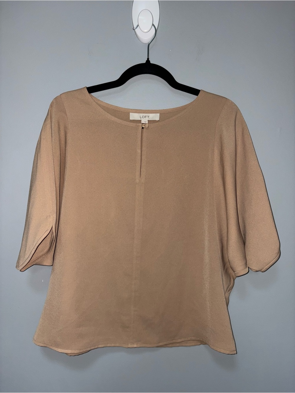 LOFT Tan Short Dolman Sleeve Round Neck Keyhole Flowy Blouse Size Small